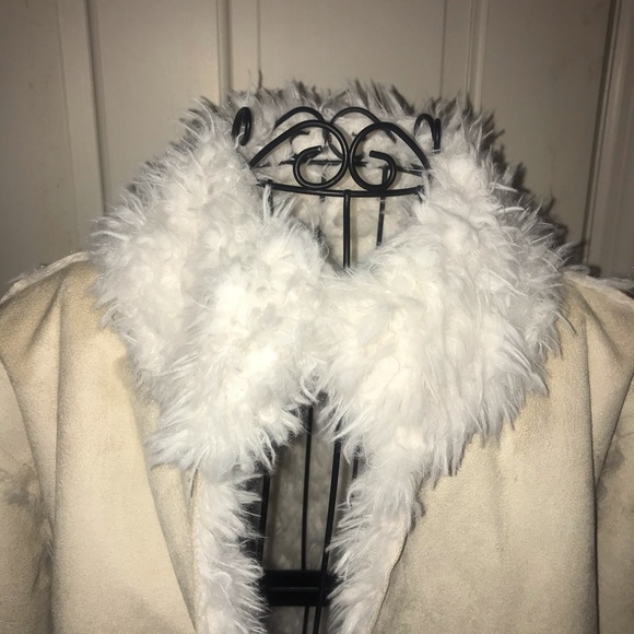 Reversible Faux fur & Suede Women’s Jacket - Picture 7 of 8